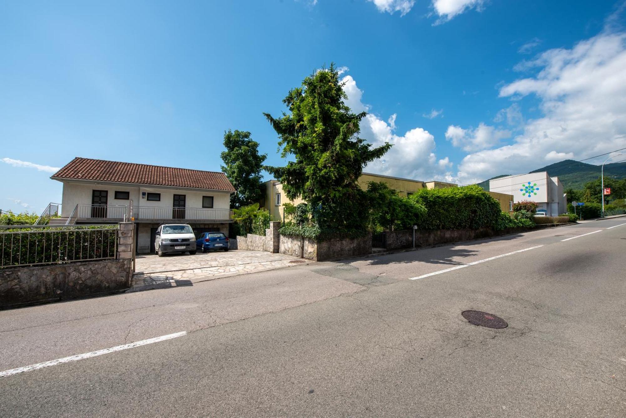 מטולי Apartments Dorijan With Pool מראה חיצוני תמונה