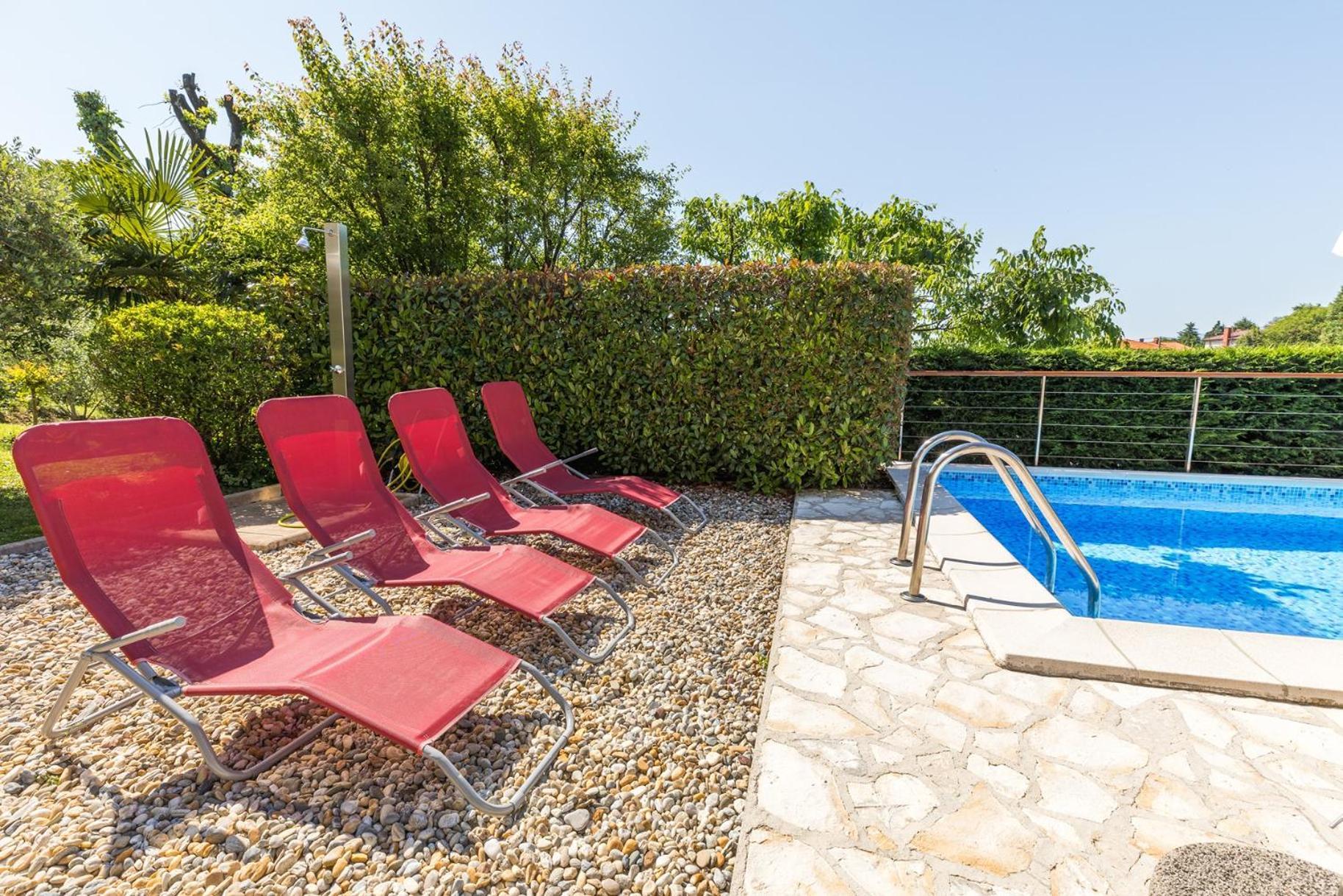 מטולי Apartments Dorijan With Pool מראה חיצוני תמונה