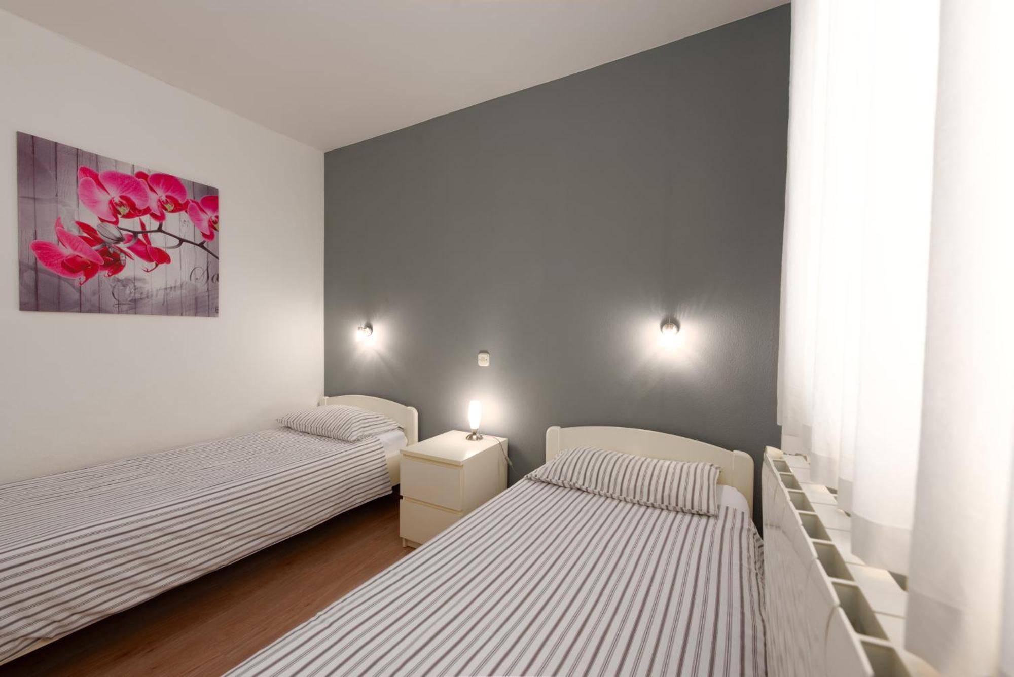 מטולי Apartments Dorijan With Pool מראה חיצוני תמונה