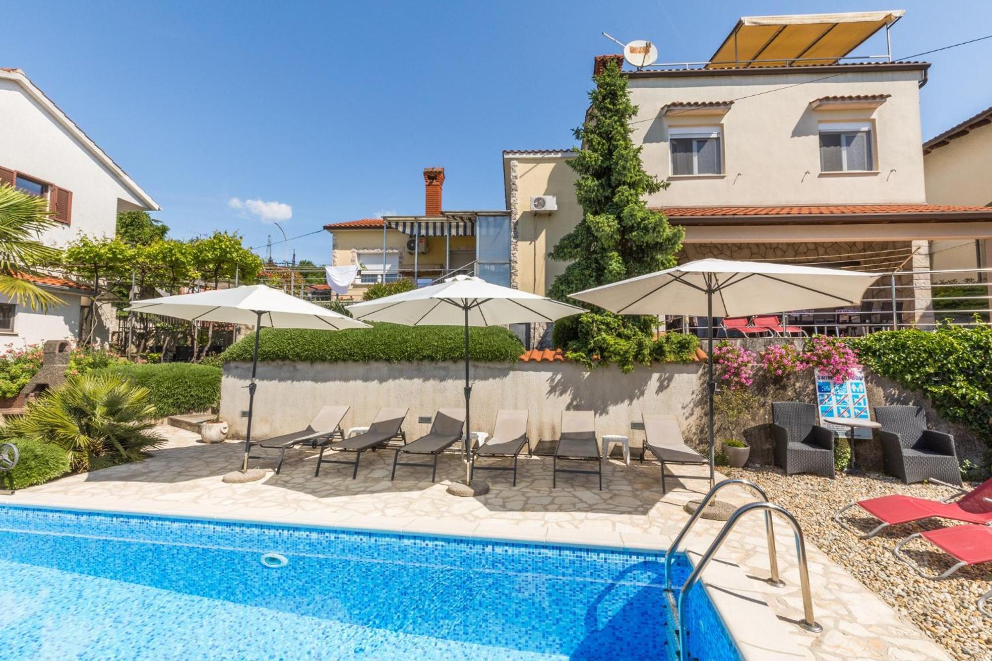 מטולי Apartments Dorijan With Pool מראה חיצוני תמונה