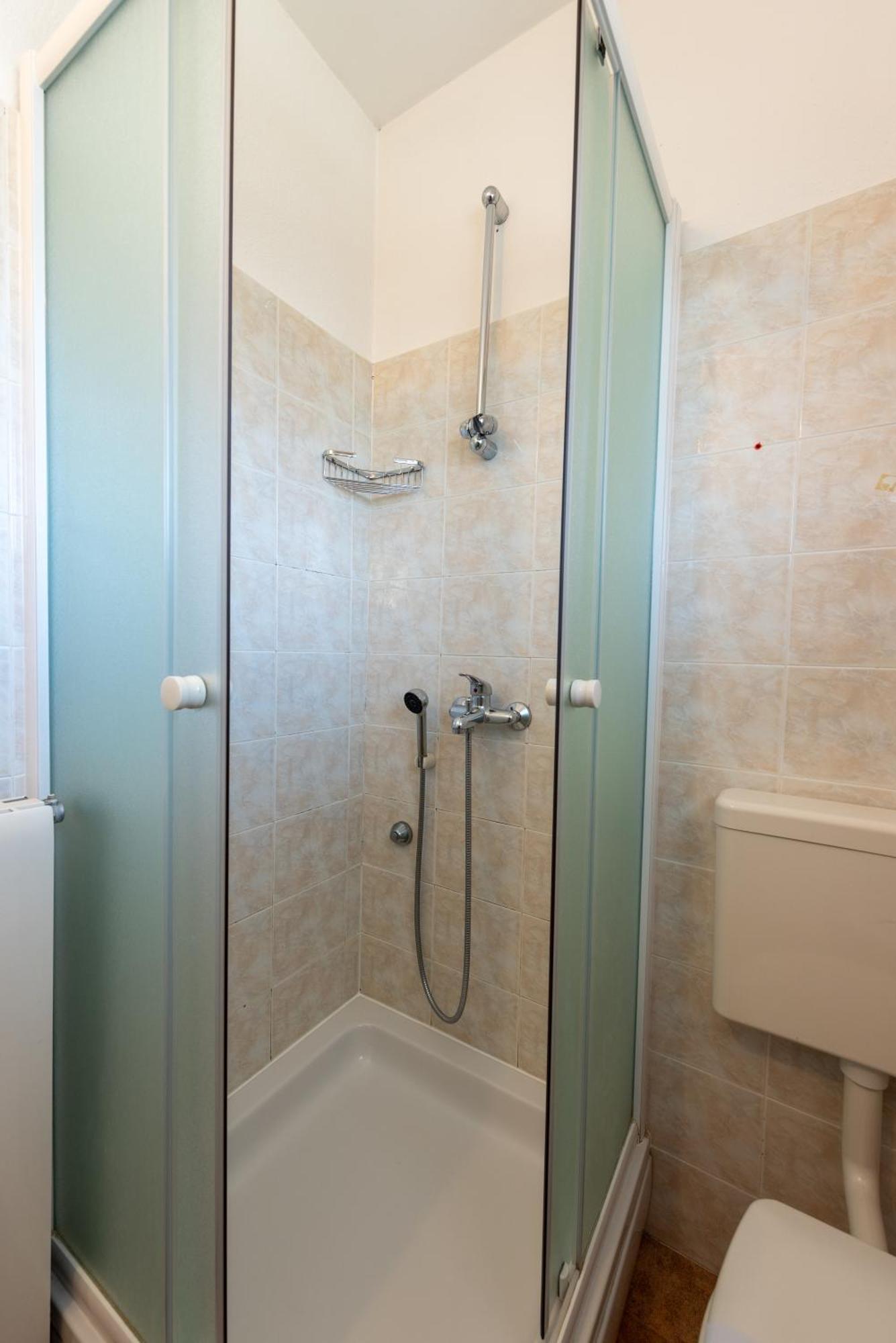 מטולי Apartments Dorijan With Pool מראה חיצוני תמונה
